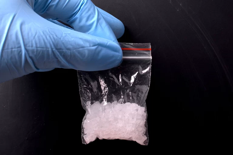 ¿Qué es la metanfetamina de cristal?